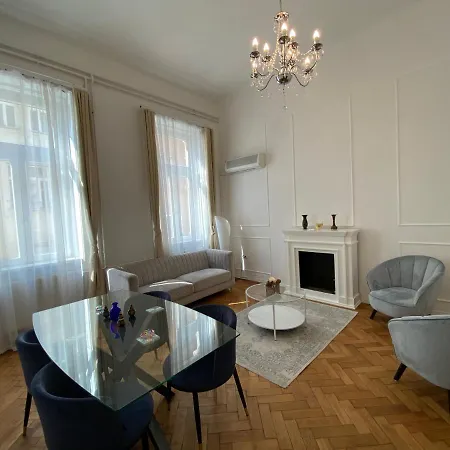 Karolina's Nyugati * Budapest